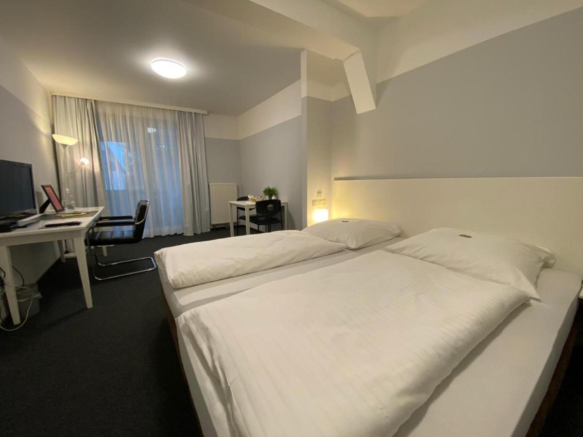 Hotel U. + Apartments มึลไฮม์ อันแดร์ รัวร์ ภายนอก รูปภาพ