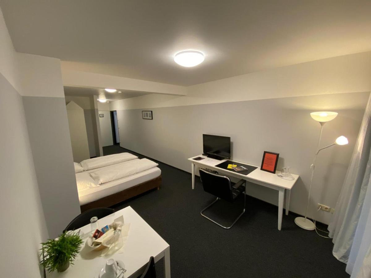 Hotel U. + Apartments มึลไฮม์ อันแดร์ รัวร์ ภายนอก รูปภาพ