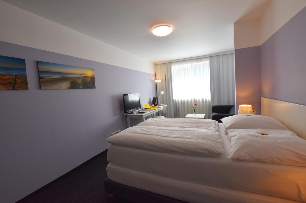 Hotel U. + Apartments มึลไฮม์ อันแดร์ รัวร์ ภายนอก รูปภาพ